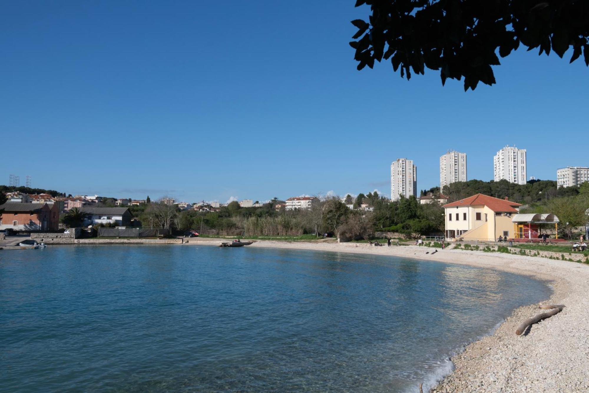 Between And Sea Apartman *